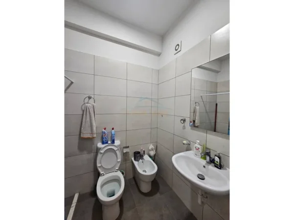 SHITET APARTAMENT 2+1+2 KOMPLEKSI MANGALEM , ALI DEM