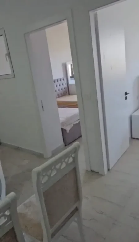 Tirane, jepet me qera apartament 2+1 Kati 2, 90 m² 450 € (Rruga Llazar Shapatini)