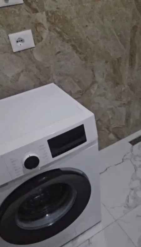 Tirane, jepet me qera apartament 2+1 Kati 2, 90 m² 450 € (Rruga Llazar Shapatini)