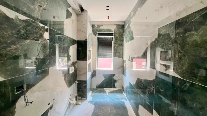 🏠SHITET 3+1+2wc + Kuzhine e Vecuar 📍Selite - Prane Universitetit Marlin Barleti  210,000€ - Orientim JUG🌞 - Kati 3 - SP.127m² - E Rinovuar