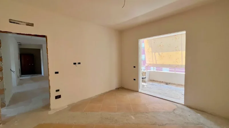 🏠SHITET 3+1+2wc + Kuzhine e Vecuar 📍Selite - Prane Universitetit Marlin Barleti  210,000€ - Orientim JUG🌞 - Kati 3 - SP.127m² - E Rinovuar