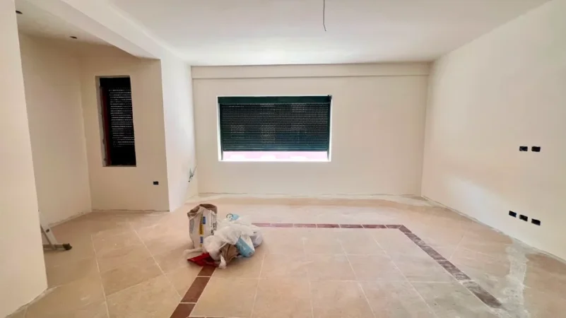 🏠SHITET 3+1+2wc + Kuzhine e Vecuar 📍Selite - Prane Universitetit Marlin Barleti  210,000€ - Orientim JUG🌞 - Kati 3 - SP.127m² - E Rinovuar