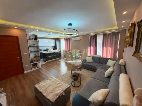 Tirane, shitet apartament 3+1 Kati 3, 147 m² 185.000 € (Fresk Sol146022)