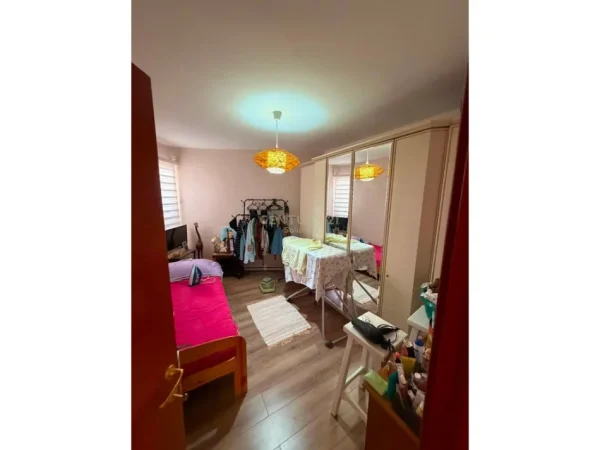 Tirane, shitet apartament 3+1 Kati 3, 147 m² 185.000 € (Fresk Sol146022)