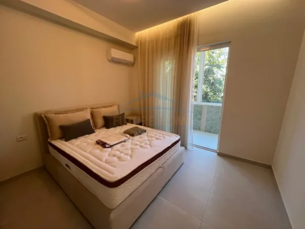 Tirane, jepet me qera apartament 2+1 Kati 3, 87 m² 1.000 € 