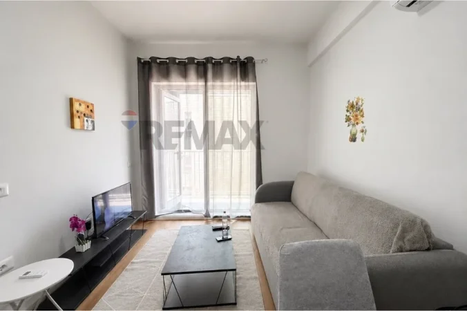 Tirane, shitet apartament 1+1 , 105.000 € (oxa)