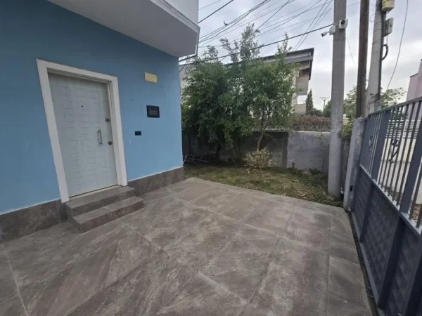 Tirane, jepet me qera apartament 2+1 Kati 1, 100 m² 430 € (Mbrapa Spitalit Hygea)