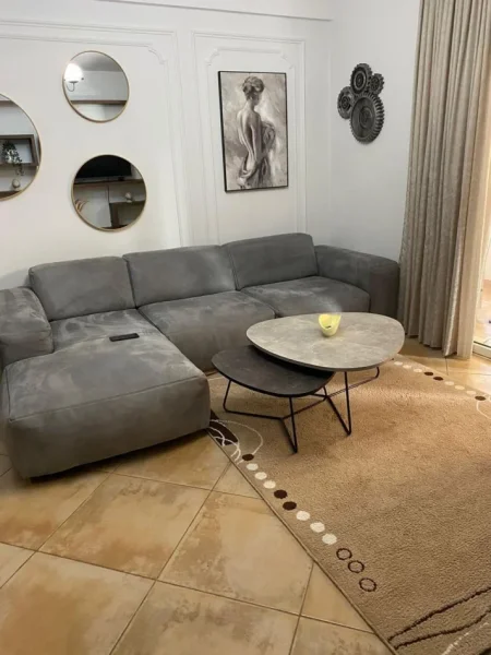 Tirane, jepet me qera apartament 1+1 Kati 3, 70 m² 550 € (Rruga Rrapo Hekali)