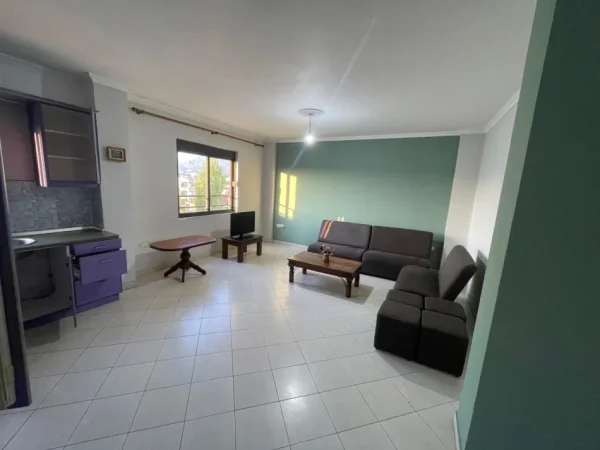 Tirane, jepet me qera apartament 2+1 Kati 5, 100 m² 300 € (Laprake)