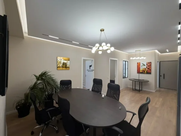 Tirane, jepet me qera zyre Kati 5, 105 m² 2.000 € (MINE PEZA)
