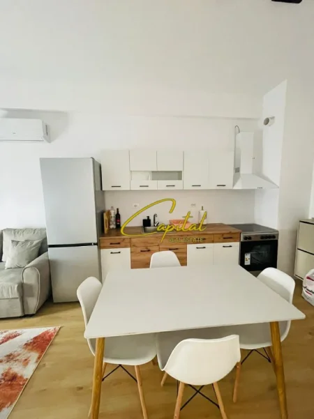 Tirane, jepet me qera apartament 1+1 Kati 1, 50 m² 380 € (ALI DEMI)