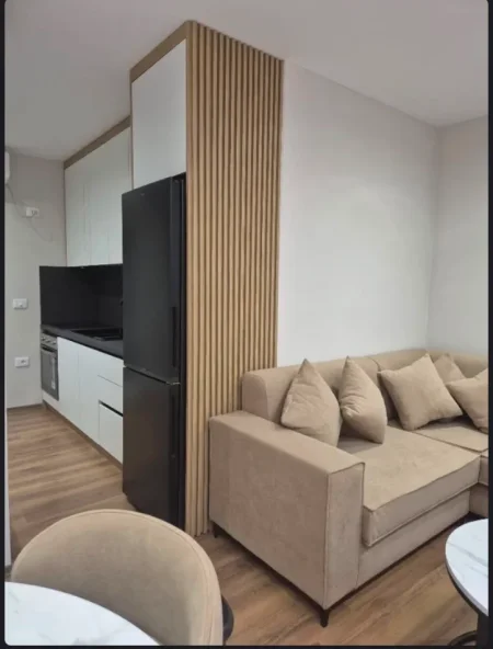 🏡 Jepet me Qera Apartament 1+1  Pranë QSUT & Shkollës së Bashkuar ,  550 euro