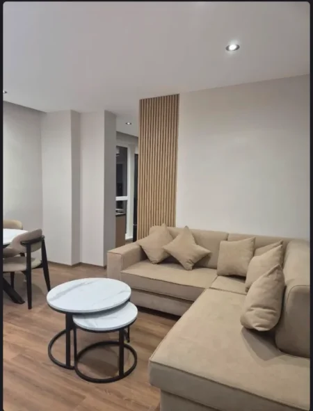 🏡 Jepet me Qera Apartament 1+1  Pranë QSUT & Shkollës së Bashkuar ,  550 euro