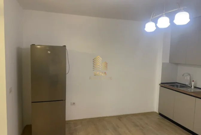 Tirane, jepet me qera ambjent biznesi Kati 5, 120 m² 1.000 € (Rezidenca Turdiu-Ish Fusha e Aviacionit)