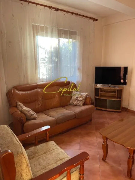 Tirane, jepet me qera apartament 1+1 Kati 1, 95 m² 400 € (DON BOSKO)