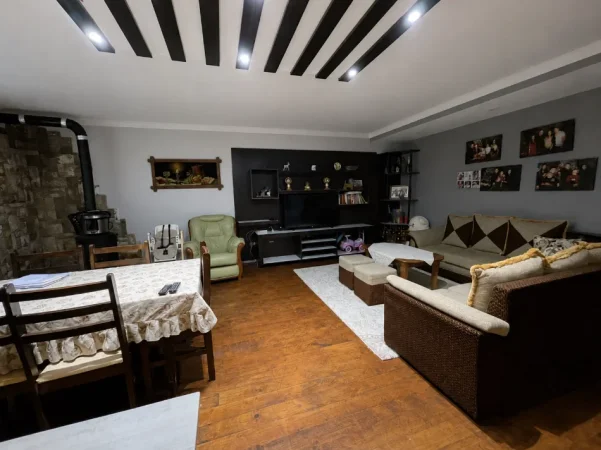 Durres, shitet Vile Vile 3 Katshe Kati 3, 781 m² 450.000 € (shijak)