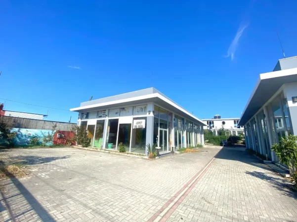 Durres, shitet ambjent biznesi , 1.100 m² 700.000 € (shijak)