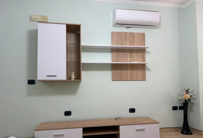 Tirane, jepet me qera apartament 2+1 Kati 3, 67 m² 500 € (Brryli)