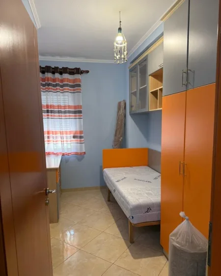 Tirane, jepet me qera apartament 2+1 Kati 3, 67 m² 500 € (Brryli)