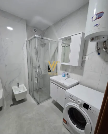 Tirane, jepet me qera apartament 2+1+Ballkon Kati 5, 104 m² 800 € (RRUGA E KOSOVAREVE)