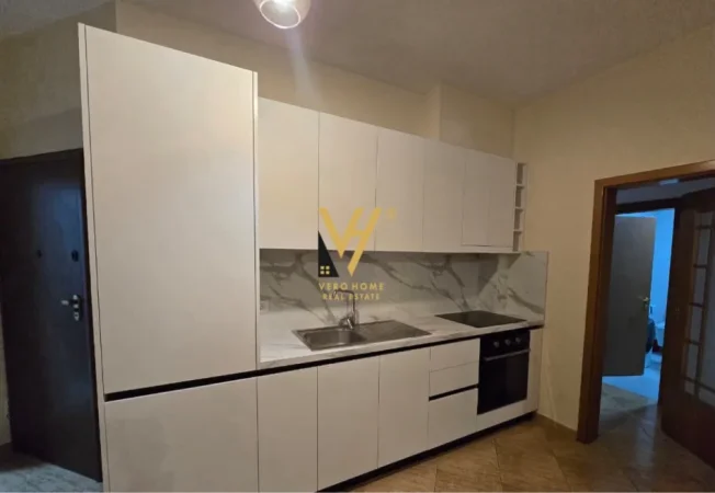 Tirane, jepet me qera apartament 2+1+Ballkon Kati 5, 104 m² 800 € (RRUGA E KOSOVAREVE)