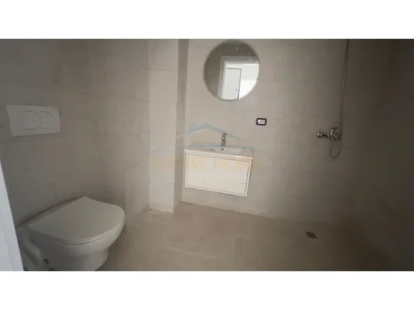 Tirane, shitet apartament 1+1 Kati 1, 57 m² 104.784 € 