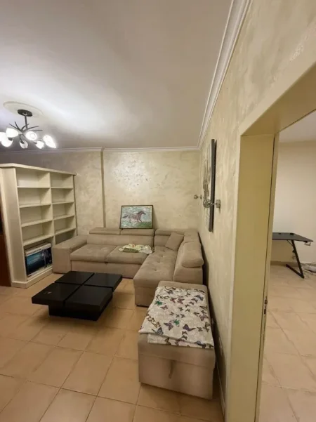 Tirane, jepet me qera apartament 2+1 Kati 4, 70 m² 750 € (KRISTAL CENTER)