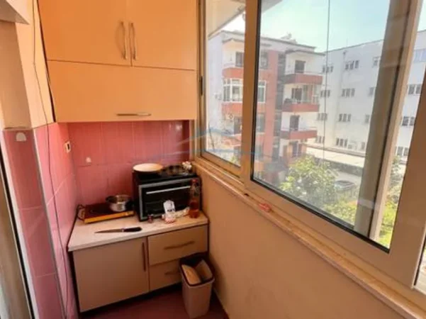 Shitet, Apartament 2+1 me Papafingo, Ambasada Amerikane 0696069906