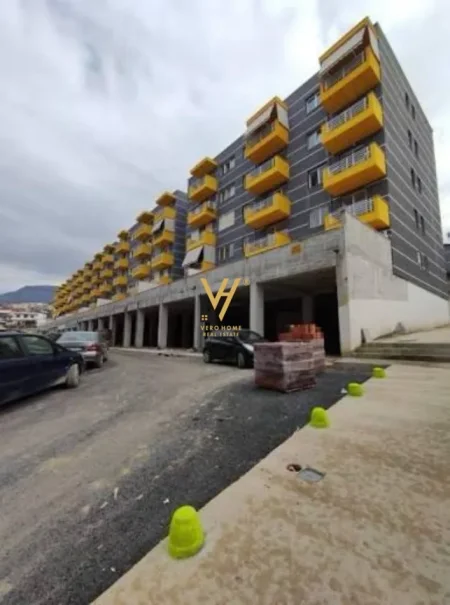 Tirane, jepet me qera apartament 1+1+Ballkon Kati 1, 55 m² 320 € (SHKOZE)