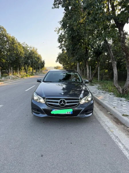 Durres, shitet Mercedes Benz Nafte, gri e erret automatik Kondicioner 12.500 €