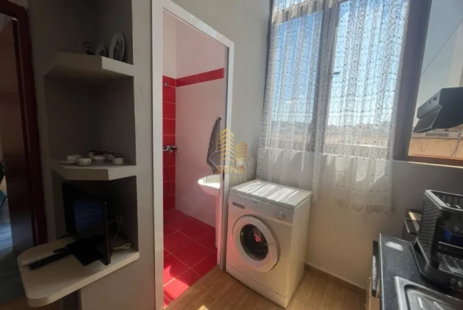 Tirane, jepet me qera apartament 1+1+Ballkon Kati 4, 60 m² 400 € (Rruga Siri Kodra)