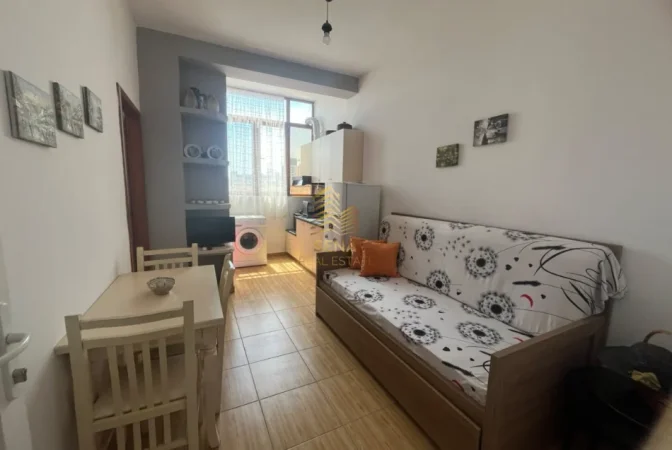 Tirane, jepet me qera apartament 1+1+Ballkon Kati 4, 60 m² 400 € (Rruga Siri Kodra)