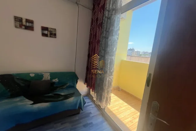Tirane, jepet me qera apartament 1+1+Ballkon Kati 4, 60 m² 400 € (Rruga Siri Kodra)