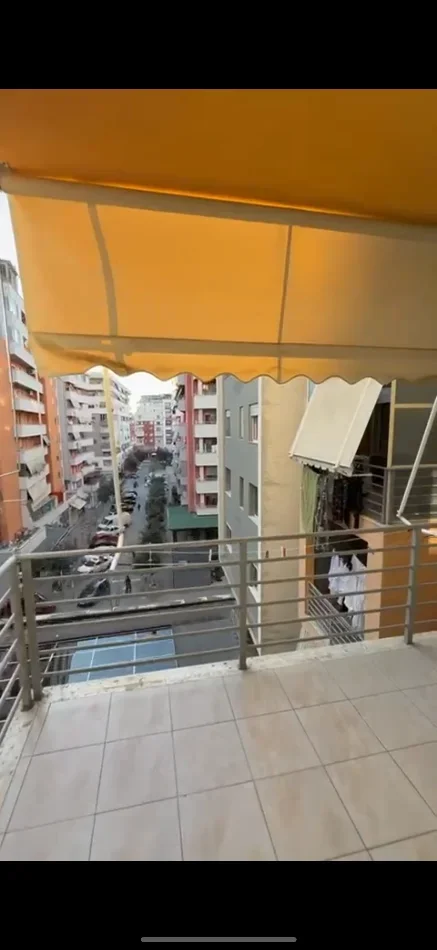 Tirane, shitet apartament 2+1+Ballkon Kati 4, 100 m² 177.400 € (Teodor keko)