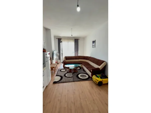 Tirane, shitet apartament 1+1 Kati 4, 61 m² 68.000 € (Kamez)