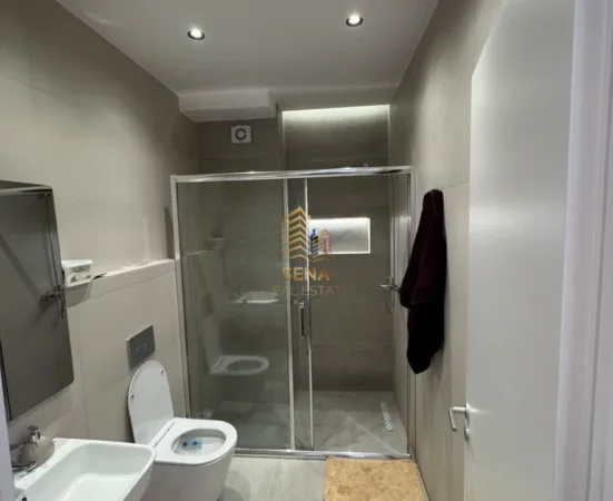 Tirane, jepet me qera apartament 2+1+Ballkon Kati 7, 107 m² 850 € (Kompleksi Aura, Laprake)