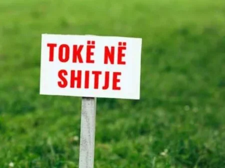 Shqiperi, shitet toke , 155.000 m² 1.550.000 € (Laç)