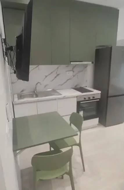 Tirane, jepet me qera garsonier Kati 2, 35 m² 450 € (XHAMLLIKU)