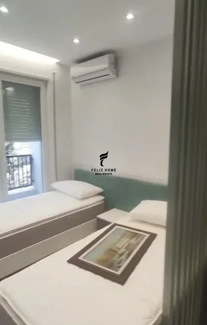 Tirane, jepet me qera garsonier Kati 2, 35 m² 450 € (XHAMLLIKU)