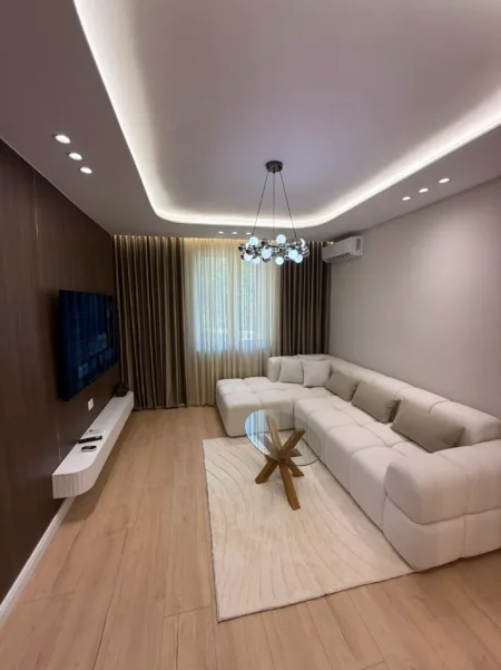 Tirane, shitet apartament 1+1+Aneks+Ballkon Kati 2, 55 m² 195.000 € (ish blloku)