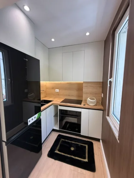 Tirane, shitet apartament 1+1+Aneks+Ballkon Kati 2, 55 m² 195.000 € (komuna e parisit)
