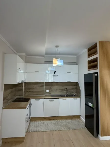 Tirane, shitet apartament 1+1 Kati 2, 58 m² 142.000 € (RRUGA E KAVAJES)