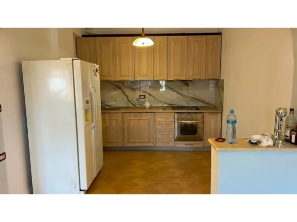 SHITET APARTAMENT 2+1 TEK FERIT XHAJKO