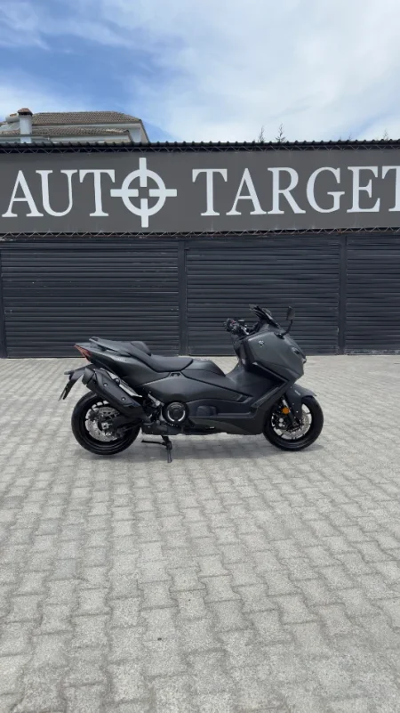 Tirane, YAMAHA 560 TMAX, Viti 2026, 1.500 km 17.000 €