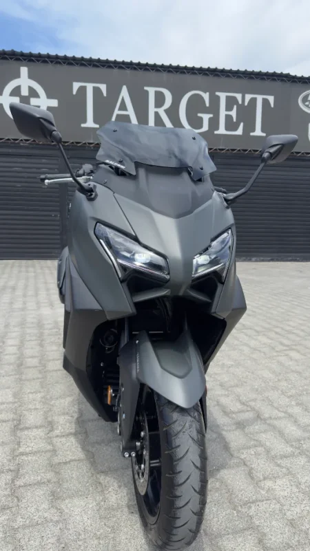 Tirane, YAMAHA 560 TMAX, Viti 2026, 1.500 km 17.000 €