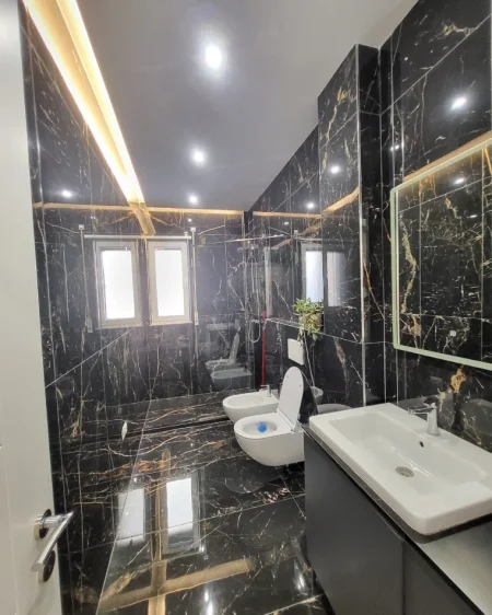 Tirane, shitet apartament 2+1 , 102 m² 255.000 € (Porcelan)