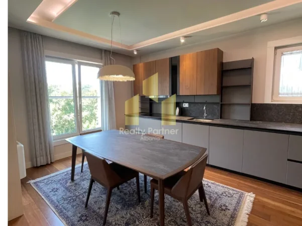 Tirane, shitet apartament 3+1+Ballkon Kati 2, 217 m² 700.000 € (Secret Garden Residence, pranë TEG)