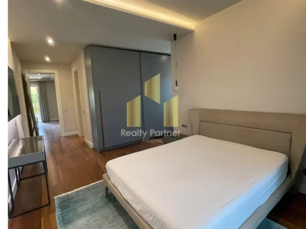 Tirane, shitet apartament 3+1+Ballkon Kati 2, 217 m² 700.000 € (Secret Garden Residence, pranë TEG)