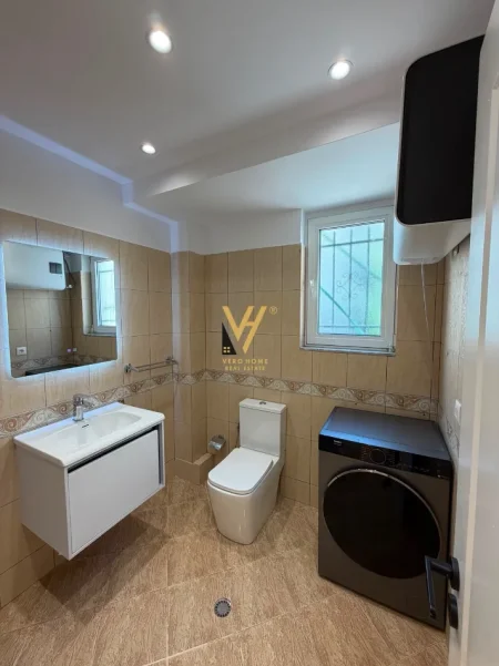 Tirane, shitet apartament 1+1+Ballkon Kati 2, 55 m² 202.000 € (LIQENI ARTIFICIAL)