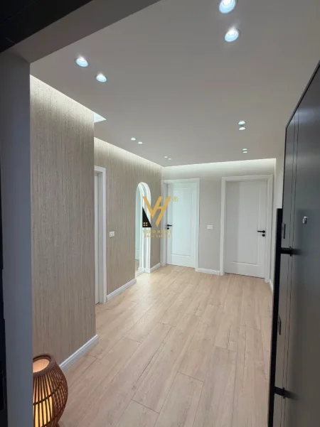 Tirane, shitet apartament 1+1+Ballkon Kati 2, 55 m² 202.000 € (LIQENI ARTIFICIAL)